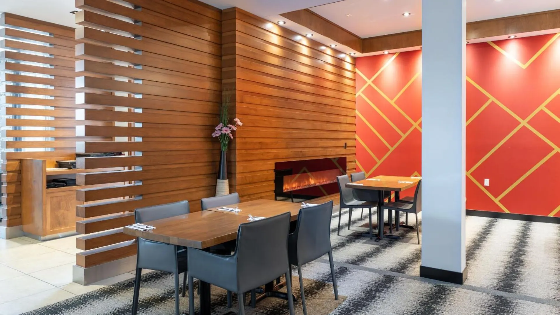 Four Points By Sheraton Edmonton International Airport Nisku 4*,
